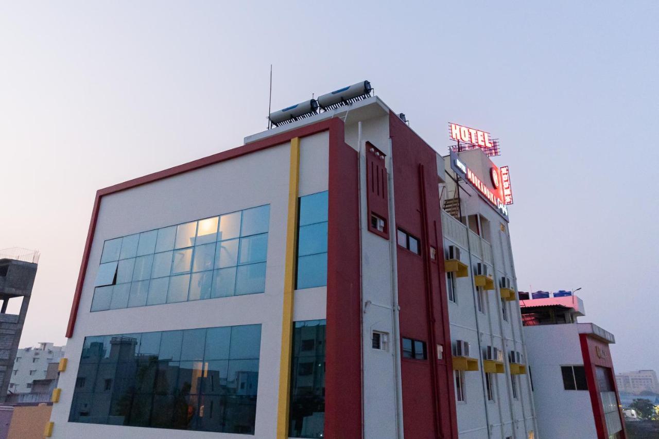 Hotel Mookambika Comforts Tirupati Dış mekan fotoğraf