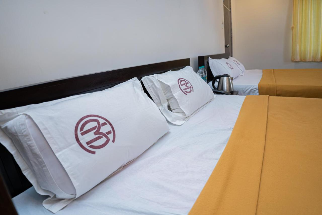 Hotel Mookambika Comforts Tirupati Dış mekan fotoğraf