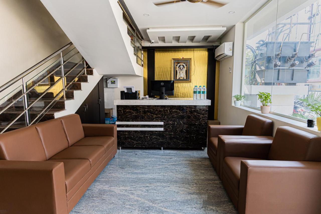 Hotel Mookambika Comforts Tirupati Dış mekan fotoğraf