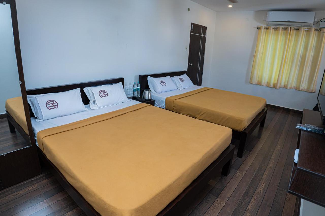 Hotel Mookambika Comforts Tirupati Dış mekan fotoğraf