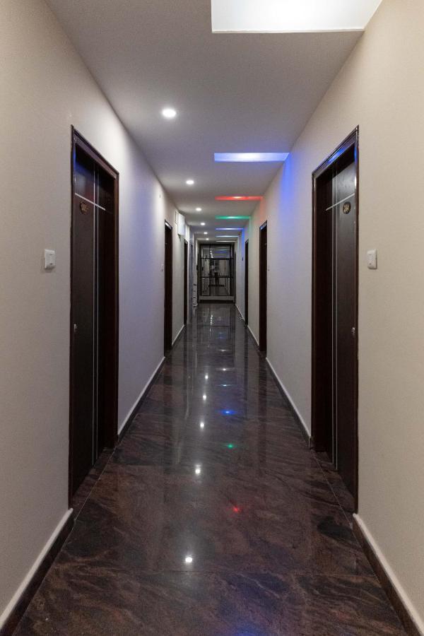 Hotel Mookambika Comforts Tirupati Dış mekan fotoğraf